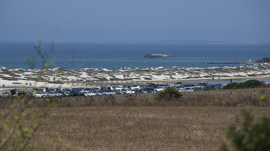 is arutas e le spiagge del sinis parcheggi pieni