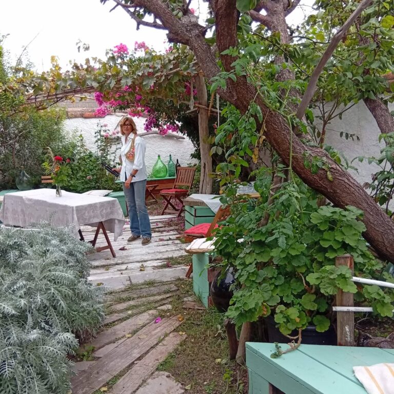 Instagram post from limolo.house. This post is in position 1.